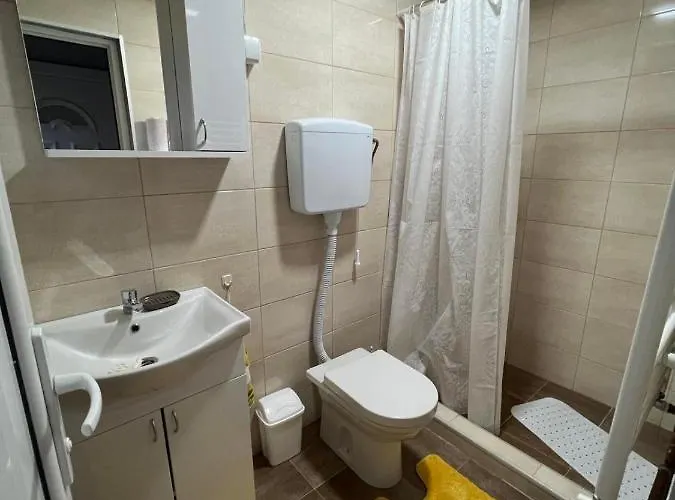 Zavojsko Jezero - Jezero